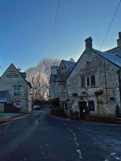 Bear Inn - Bisley Bisley  Exterior photo